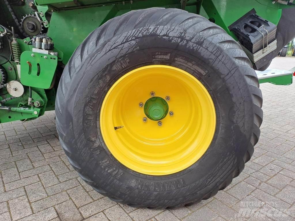 John Deere V461R Rundballepresser