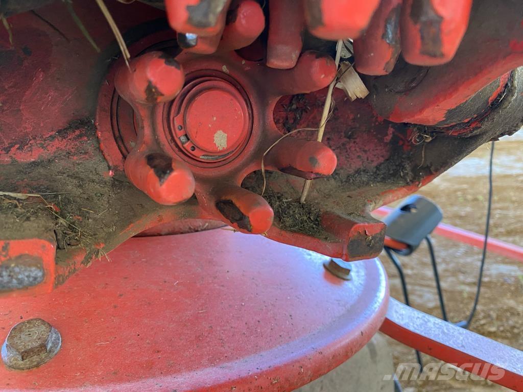 Kuhn GF 6502 Raker og høyvendere