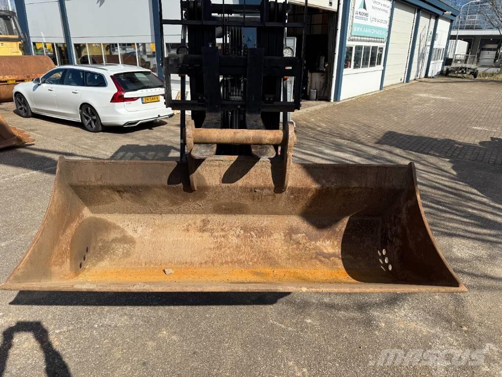 Komatsu HB 215 LC-2 Beltegraver