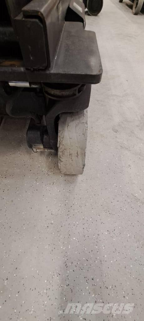 JLG 3246 ES Sakselifter