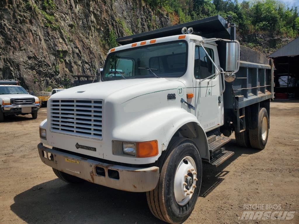 International 4990 Tippbil