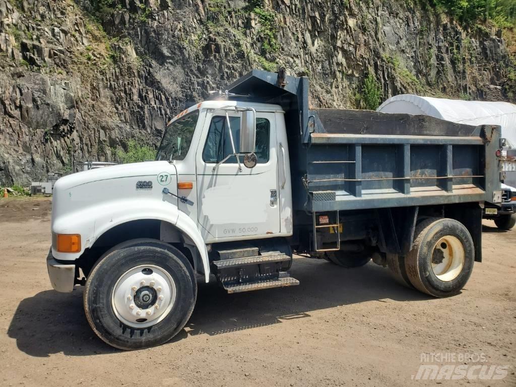 International 4990 Tippbil