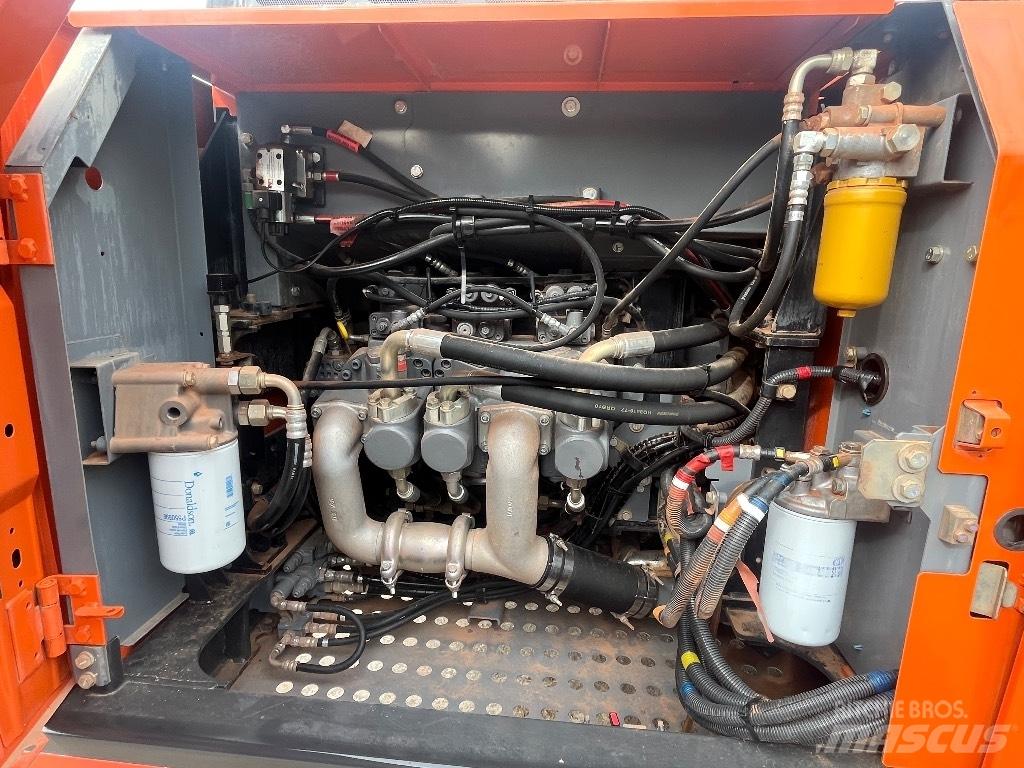 Hitachi ZX 250 LC-6 Beltegraver