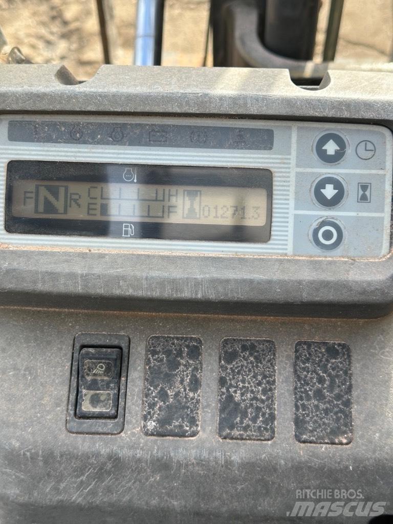 Nissan FD25 Diesel Trucker