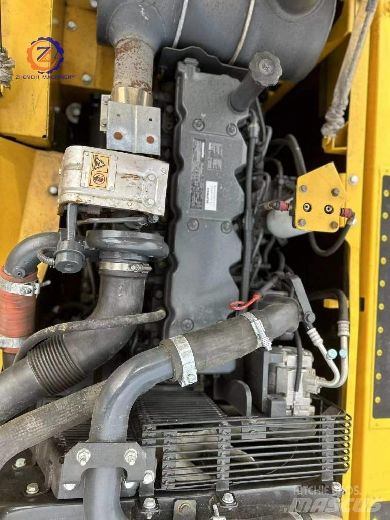 Komatsu PC 240-8 Beltegraver