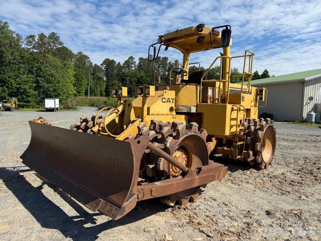 CAT 815 B Hjullaster til komprimering
