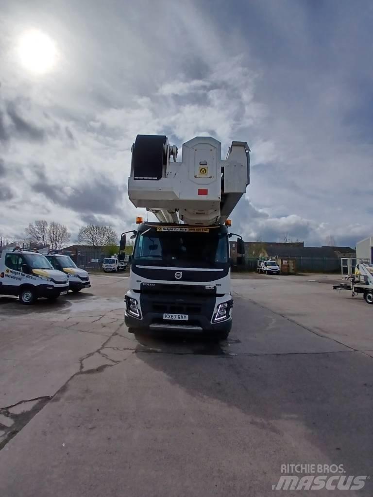Bronto S90 HLA-X Bilmontert lift