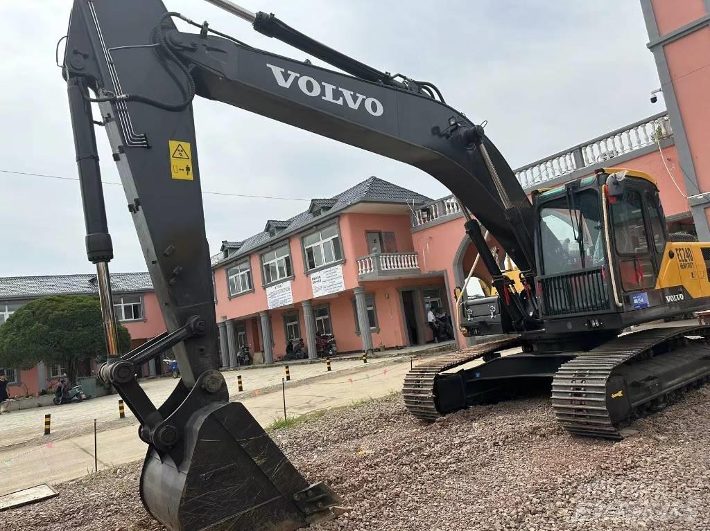 Volvo EC 240 Beltegraver