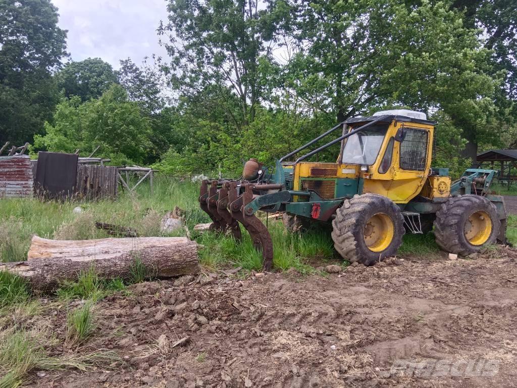 HSM 807 Traktor med skogsutstyr