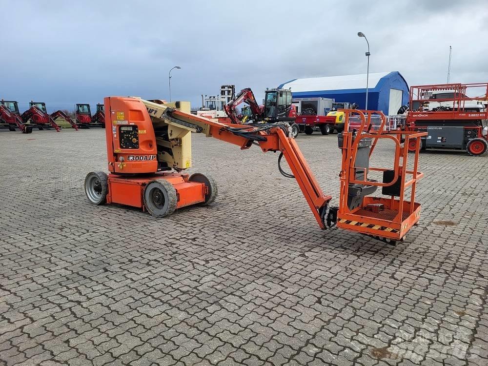 JLG E 300 AJP Leddede bomlifter