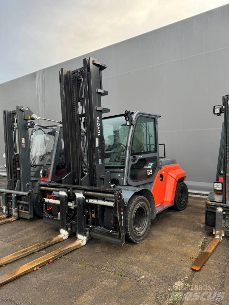 Toyota 8FD80N Diesel Trucker