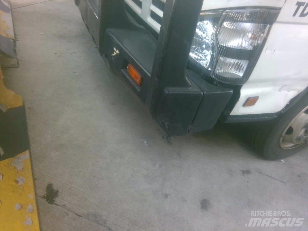Isuzu NPR Tankbiler