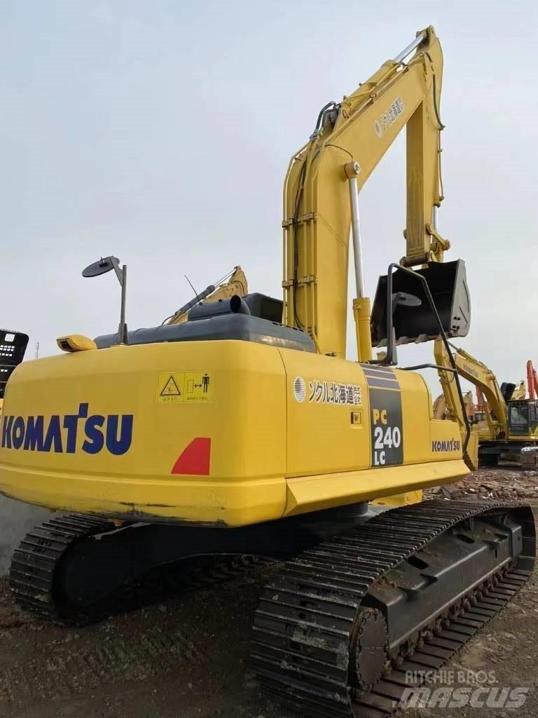 Komatsu 240LC-8 Beltegraver