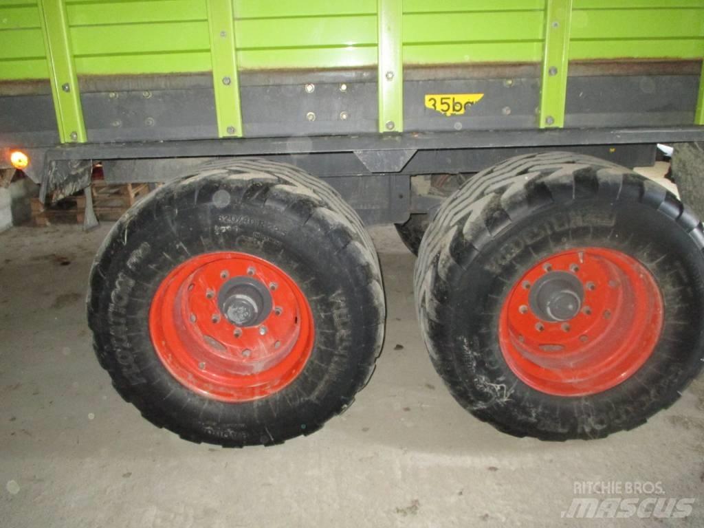 CLAAS Quantum 4700 Selvlastende vogner