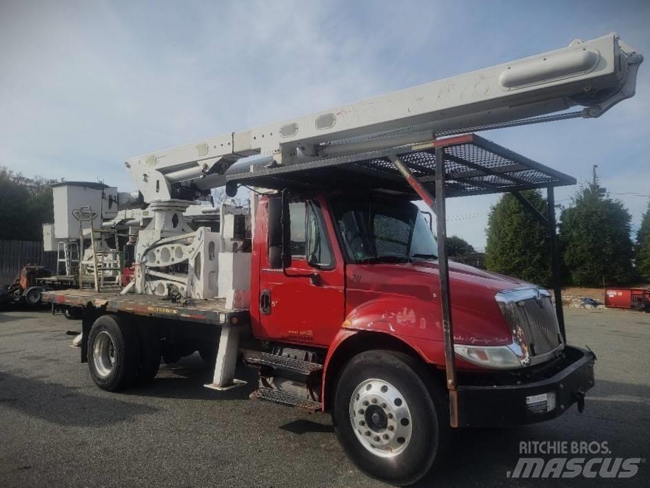 International 4300 Bilmontert lift