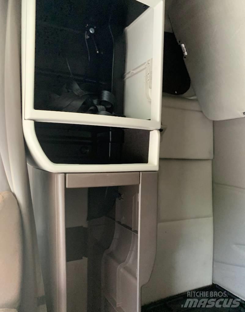 Volvo VNL 42 670 Trekkvogner