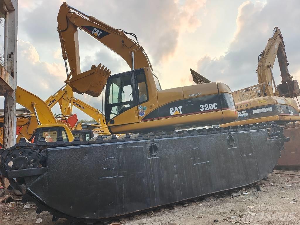 CAT 320 C Amfibiske Gravemaskiner