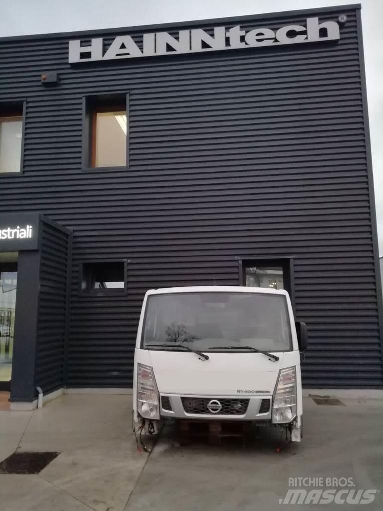 Nissan NT400 Førerhus og Interiør