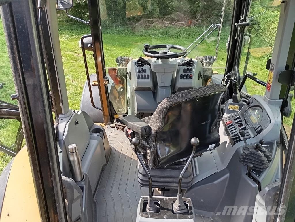 CAT 434 F Traktorgravere