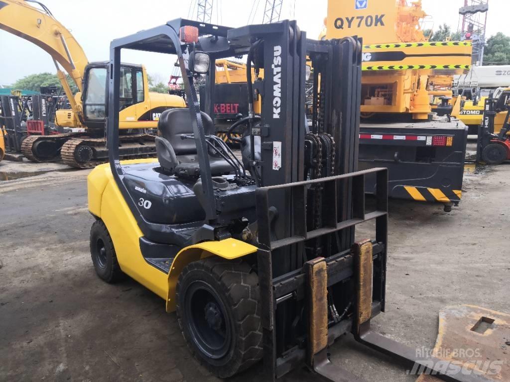 Komatsu 30 Diesel Trucker