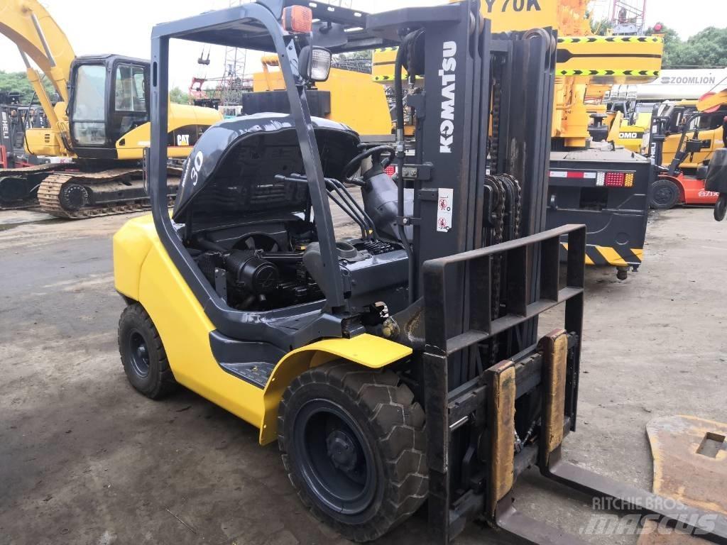 Komatsu 30 Diesel Trucker