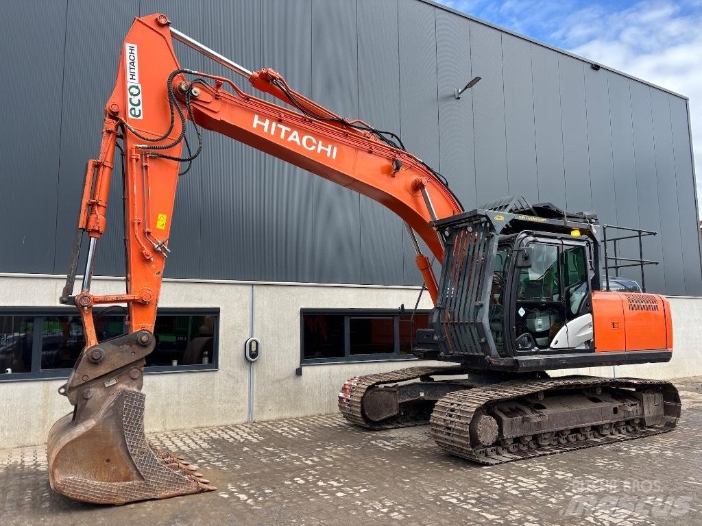 Hitachi ZX 210 LC-6 Beltegraver