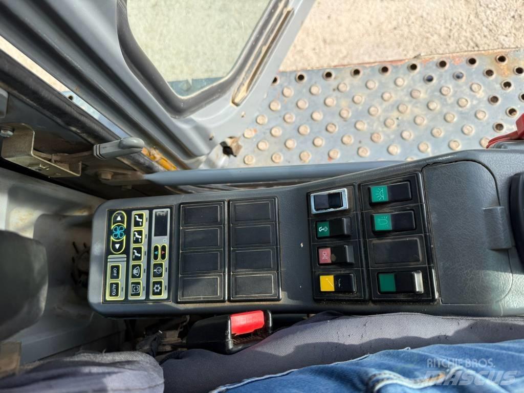 Volvo EC 360 B LC Beltegraver