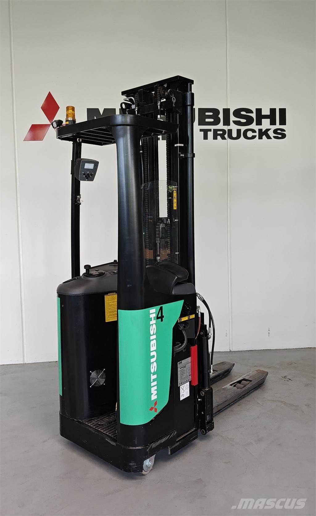 Mitsubishi SBR16NI Lavtløftende truck med platform
