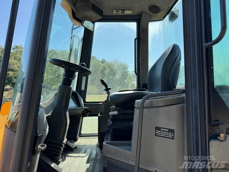 John Deere 244 J Hjullastere