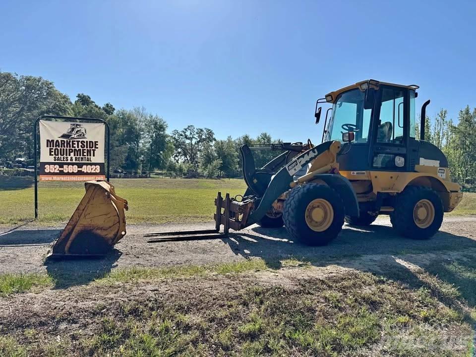 John Deere 244 J Hjullastere