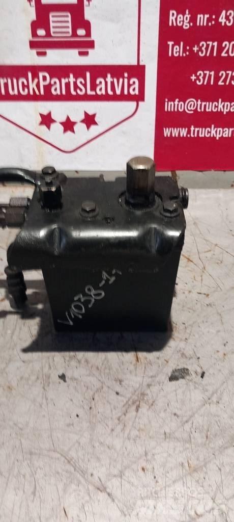 Volvo FH 12.   21882617 Hydraulikk