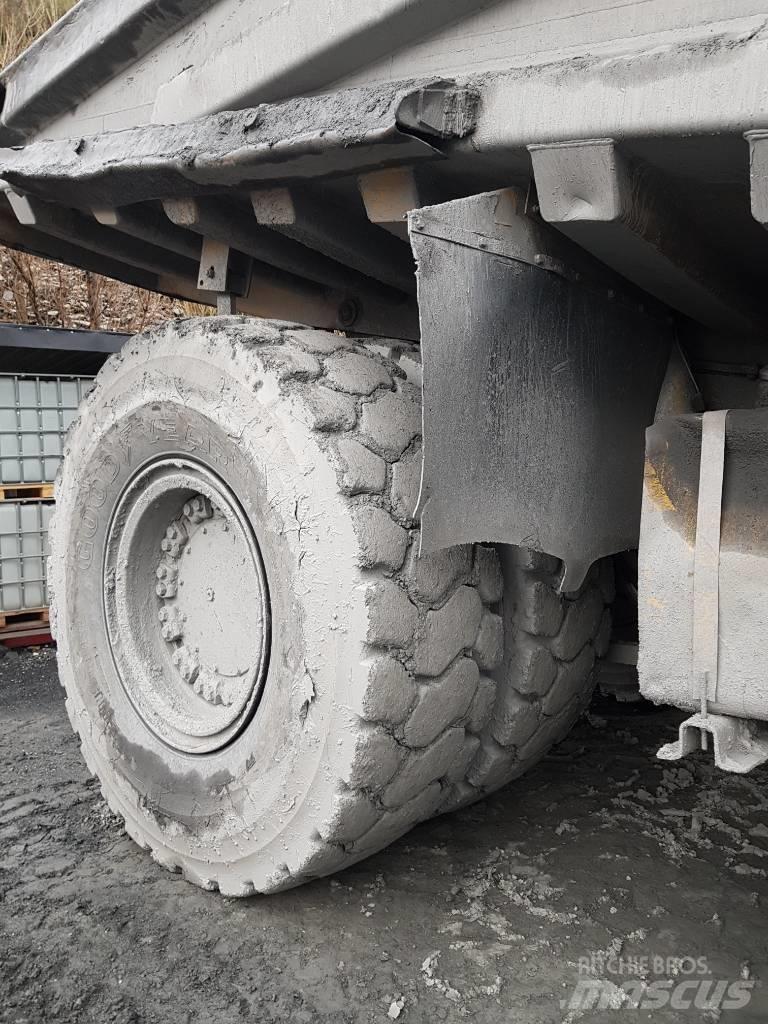 Komatsu HD 465-5 Tipptrucker