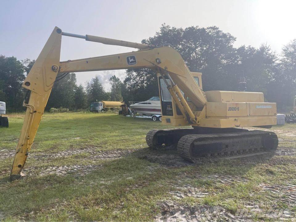 John Deere 690 B Beltegraver