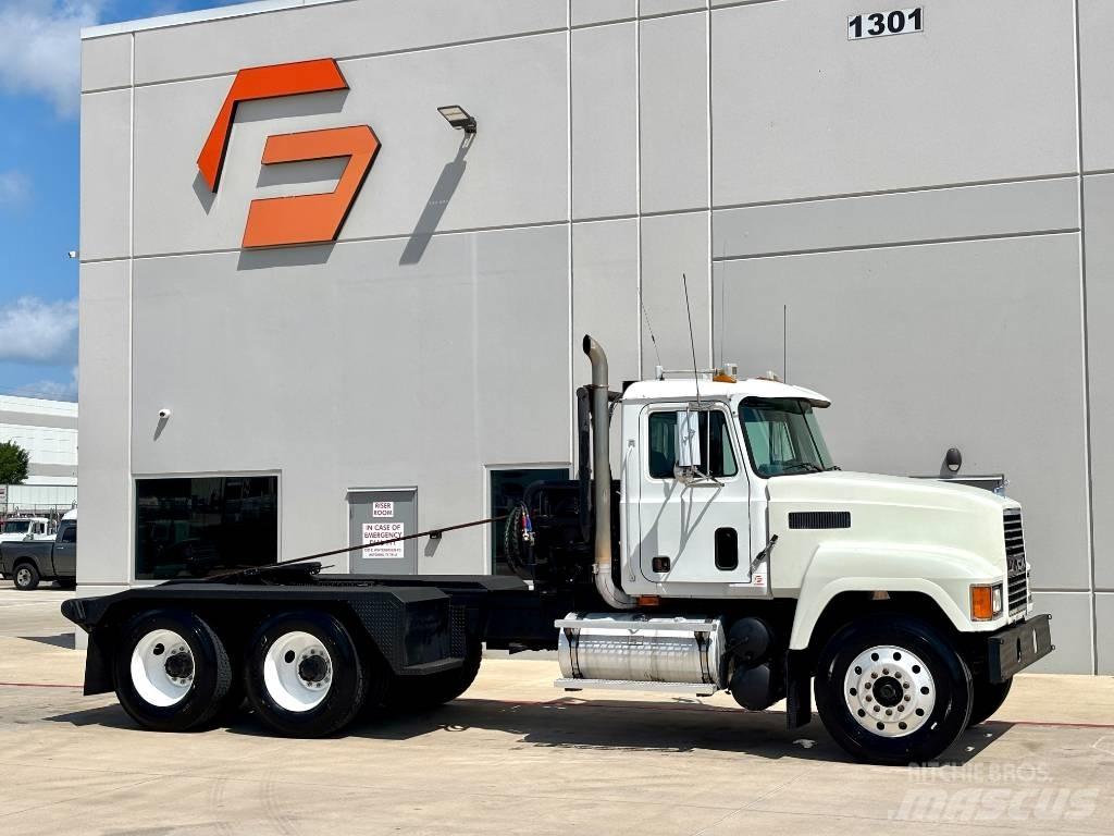 Mack CH 613 Bergingsbiler