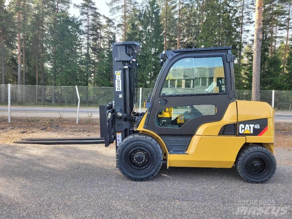 CAT DP45NB Diesel Trucker