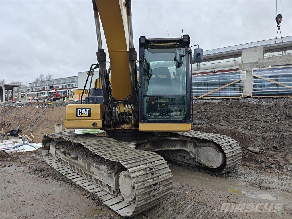 CAT 323 Beltegraver