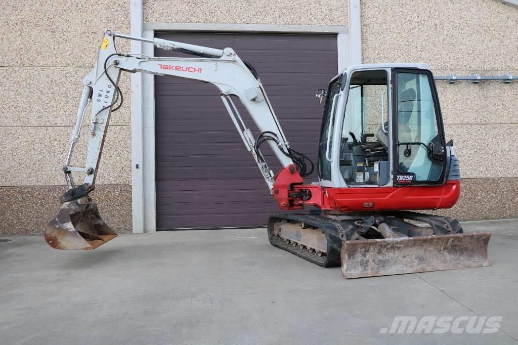 Takeuchi TB 250 Minigravere <7t
