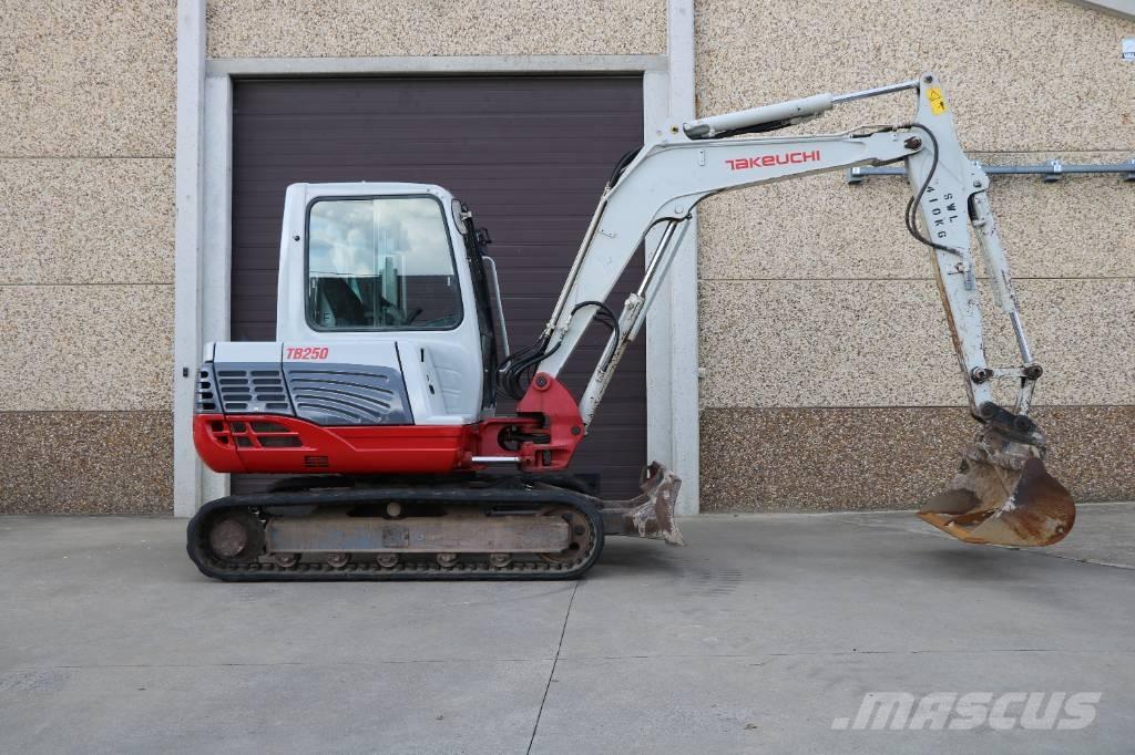 Takeuchi TB 250 Minigravere <7t