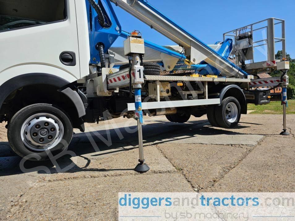 Nissan NT400 Bilmontert lift