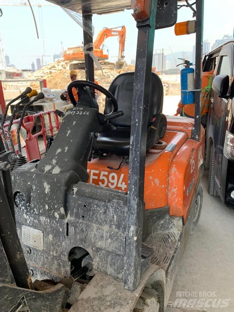 TCM Forklift FD25T4 Diesel Trucker