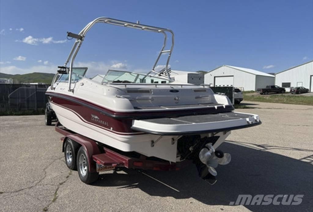  Chaparral 2330 SS Arbeidsbåter, lektere og pontonger