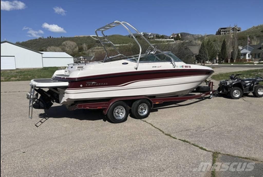  Chaparral 2330 SS Arbeidsbåter, lektere og pontonger