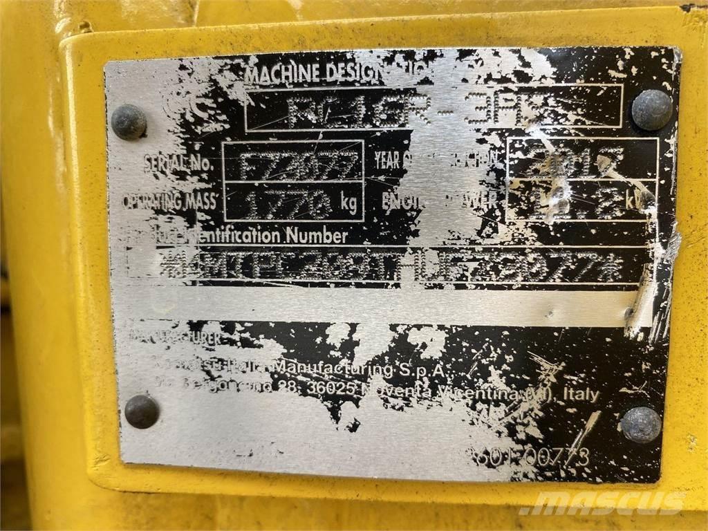 Komatsu PC16R-3HS Hjulgravere