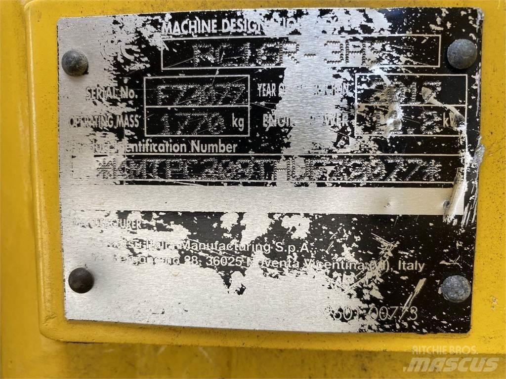 Komatsu PC16R-3HS Hjulgravere