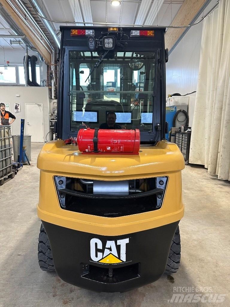 CAT DP35NT Diesel Trucker