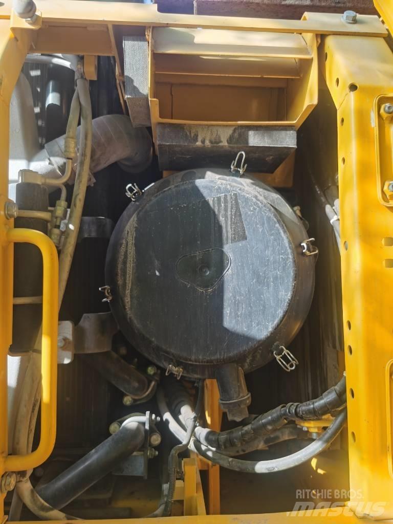 Komatsu PC 460-8 Beltegraver