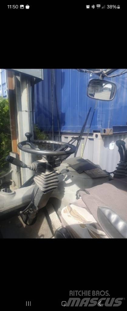 SMV 16 ton Diesel Trucker