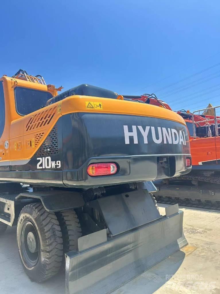 Hyundai R210W-9 Hjulgravere