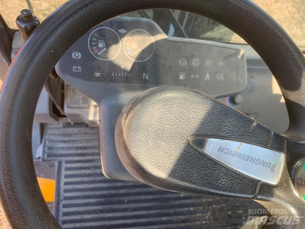 Jungheinrich DFG 320 Diesel Trucker