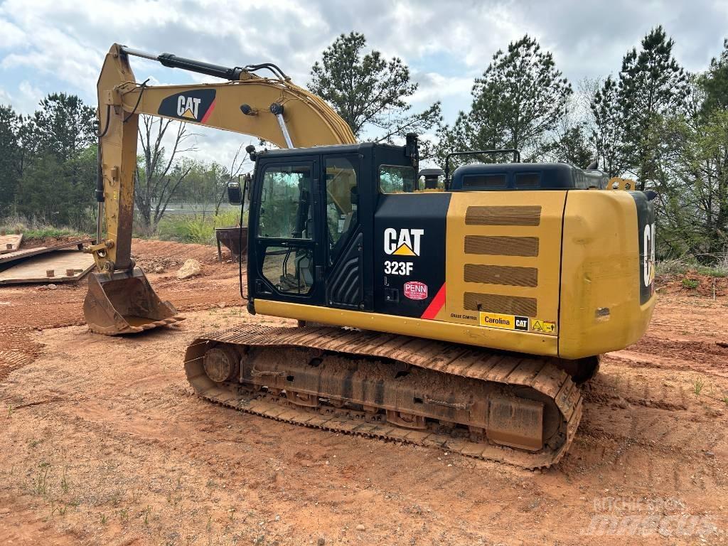 CAT 323FL Beltegraver